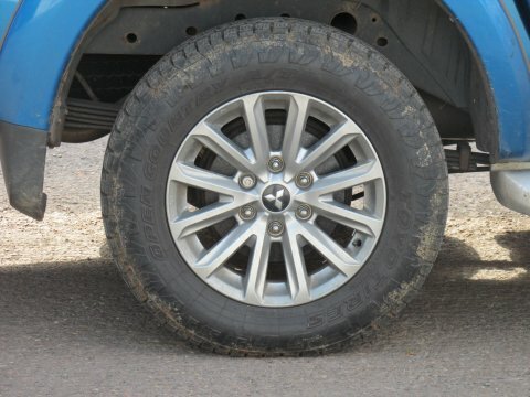 Mitsubishi L200 Di-d 4X4 Barbarian Black #14