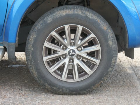 Mitsubishi L200 Di-d 4X4 Barbarian Black #15