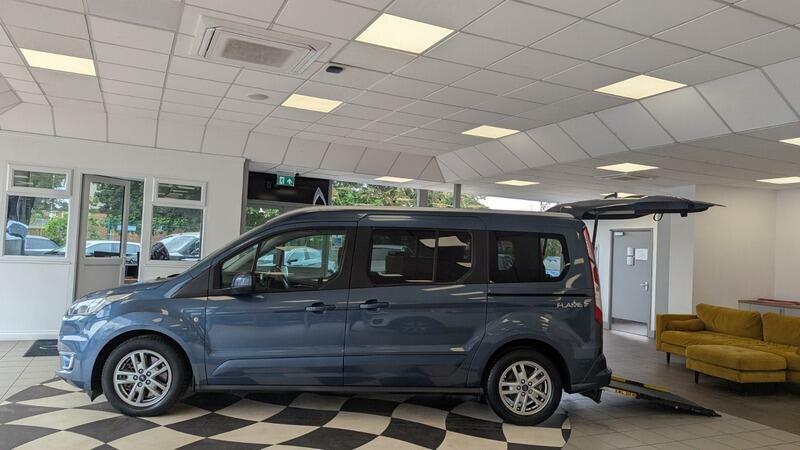 Ford Grand Tourneo Connect Grand Titanium Tdci Wheel Chair Acce Blue #3