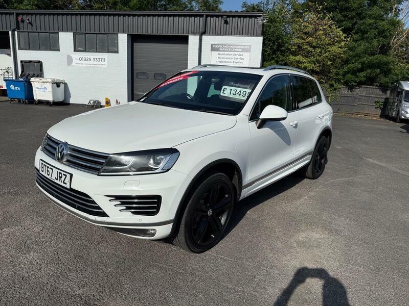 Volkswagen Touareg V6 R-line Plus Tdi Bluemotion Technology 4X4 Sat N White