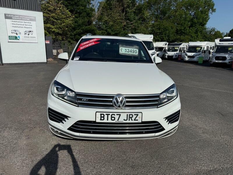 Volkswagen Touareg V6 R-line Plus Tdi Bluemotion Technology 4X4 Sat N BT67JRZ White #2