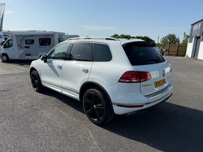 Volkswagen Touareg V6 R-line Plus Tdi Bluemotion Technology 4X4 Sat N BT67JRZ White #5