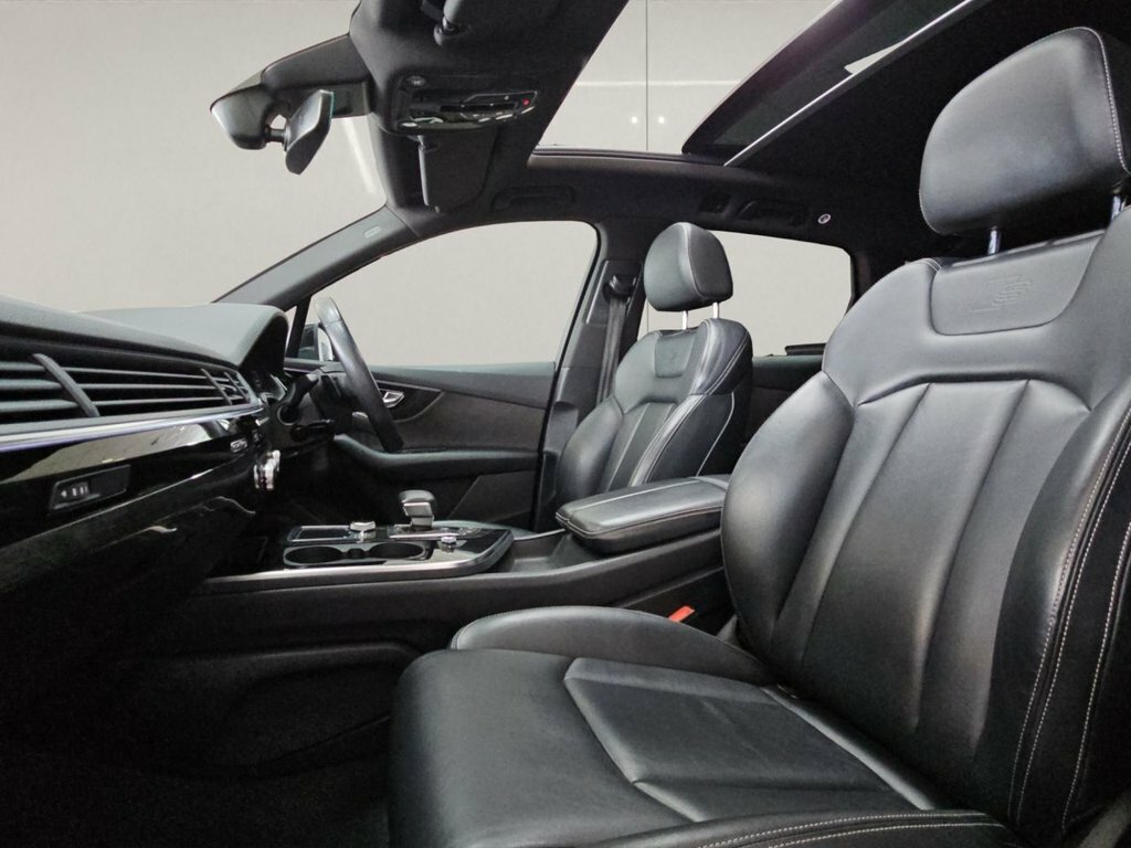 Audi Q7 3L Black Edition JT15DAD Grey #2