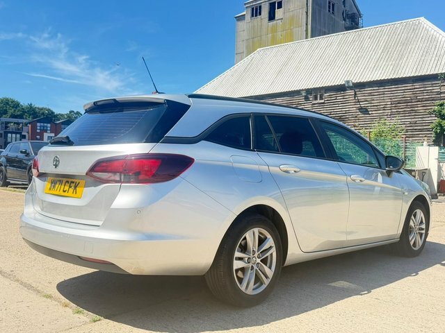 Vauxhall Astra 1.2 Turbo Business Edition Nav Sports Tourer Euro WM71CFK Silver #3
