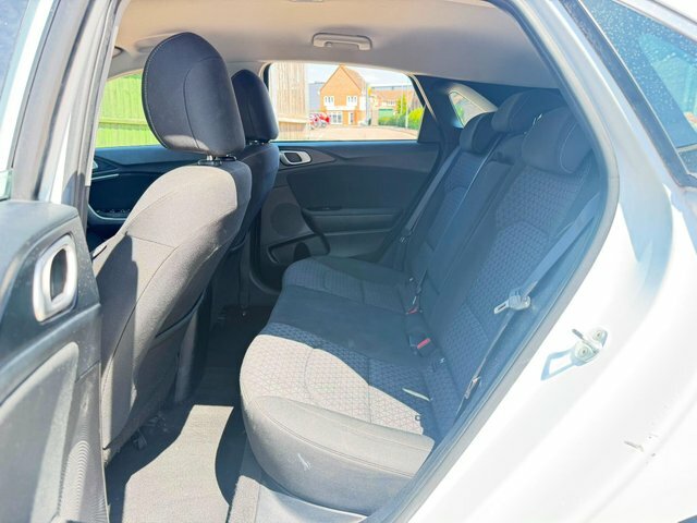 Kia Ceed 1.4 T-gdi 3 Sportswagon Dct Euro 6 Ss Red #20