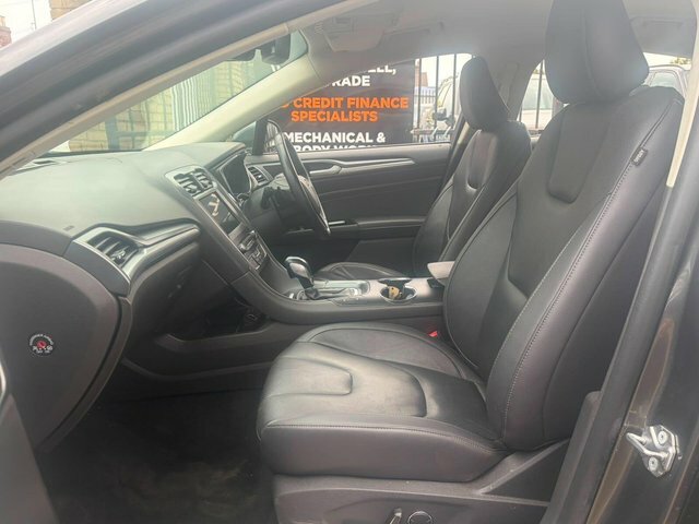 Ford Mondeo Mondeo St-line Edition Ecoblue White #25