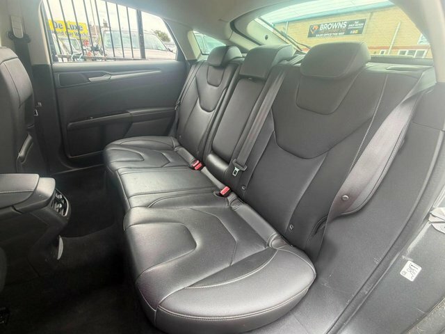 Ford Mondeo Mondeo St-line Edition Ecoblue White #15
