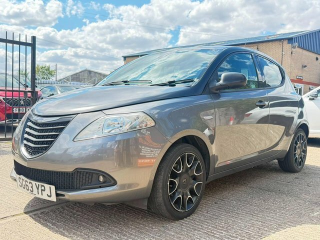 Chrysler Ypsilon Se 5-Door, Low Mileage 35 Road Tax White #7
