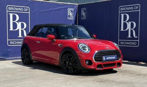 Mini Convertible 1.5 Cooper Sport Red