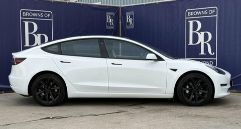 Tesla Model 3 Dual Motor Long AJ72OAW White