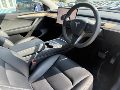Tesla Model Y Dual Motor Long Black #2