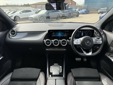 Mercedes-Benz GLA Class Black #23
