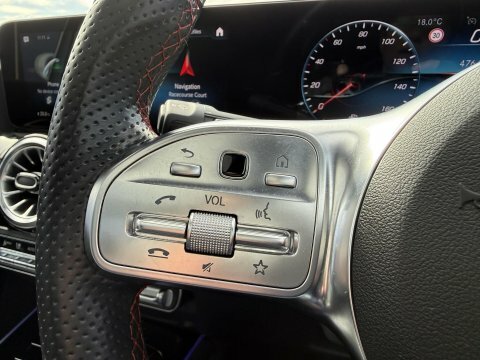 Mercedes-Benz GLA Class Black #28