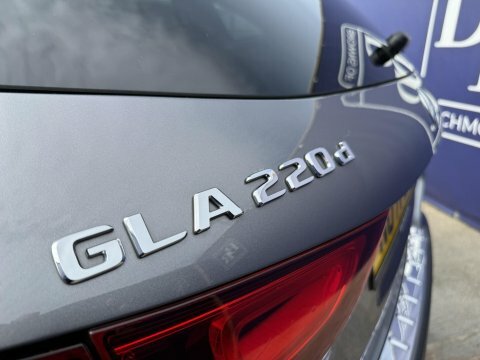 Mercedes-Benz GLA Class Black #40