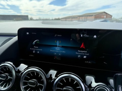 Mercedes-Benz GLA Class Black #32