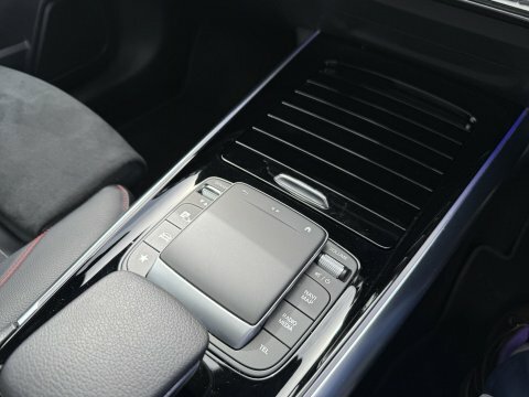Mercedes-Benz GLA Class Black #36