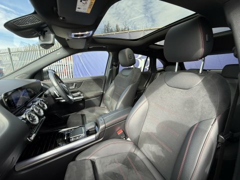 Mercedes-Benz GLA Class Black #22