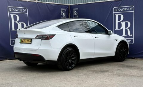 Tesla Model Y Dual Motor Long White #4