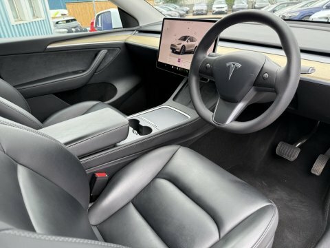 Tesla Model Y Dual Motor Long White #2