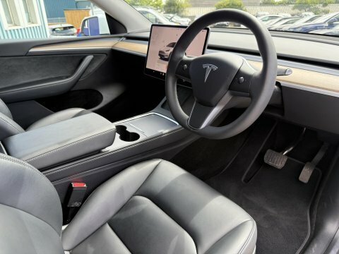 Tesla Model Y Dual Motor Long White #2