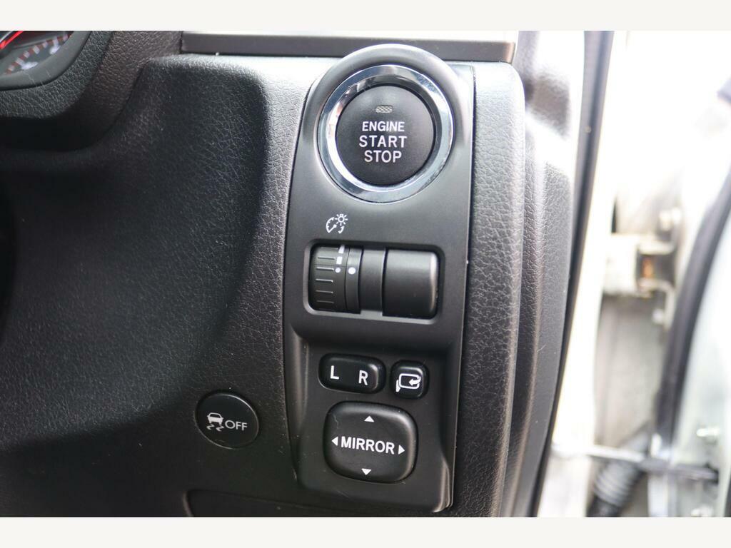 Subaru Forester 2.0D Xs White #21