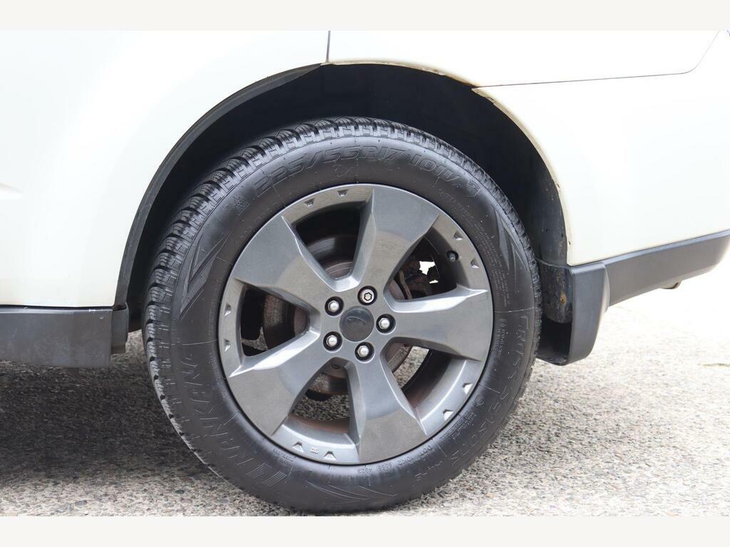 Subaru Forester 2.0D Xs White #34