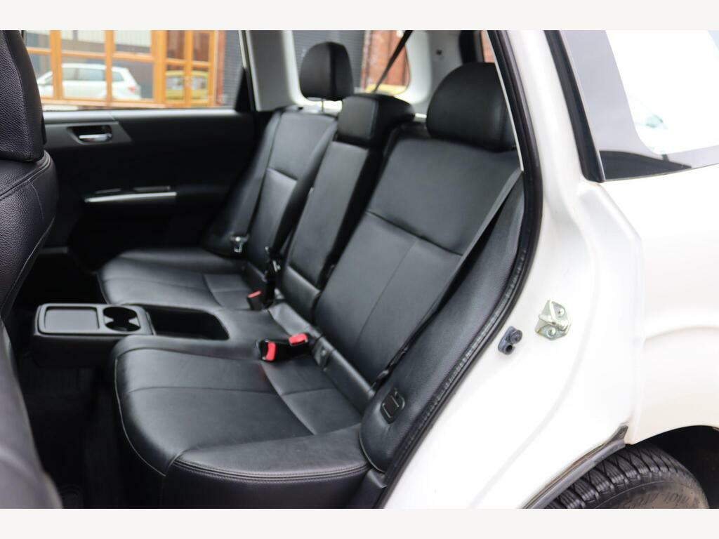 Subaru Forester 2.0D Xs White #29