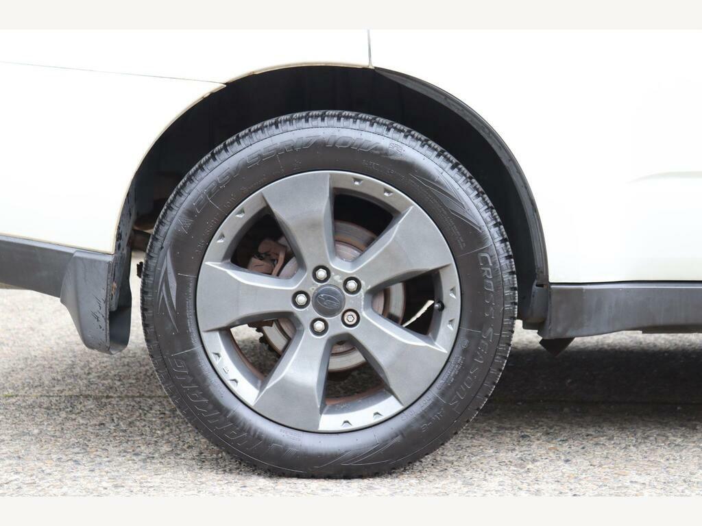 Subaru Forester 2.0D Xs White #32