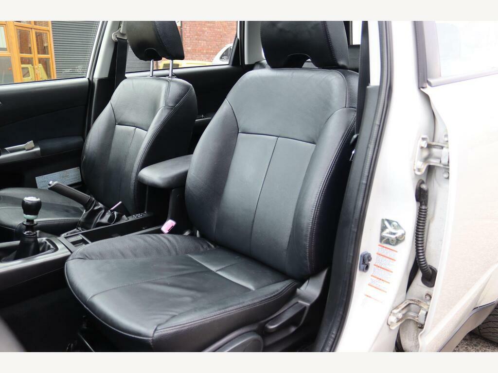 Subaru Forester 2.0D Xs White #28