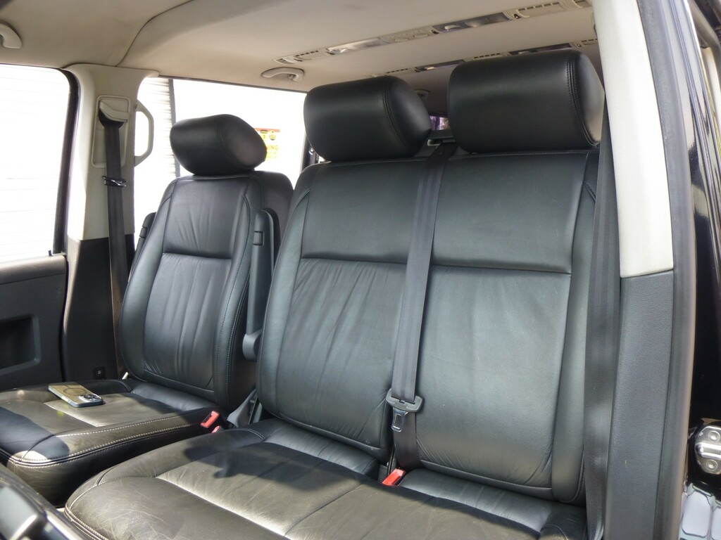 Volkswagen Transporter Shuttle Shuttle 2.0 T30 Tdi Shuttle Se 140 Bhp Black #8