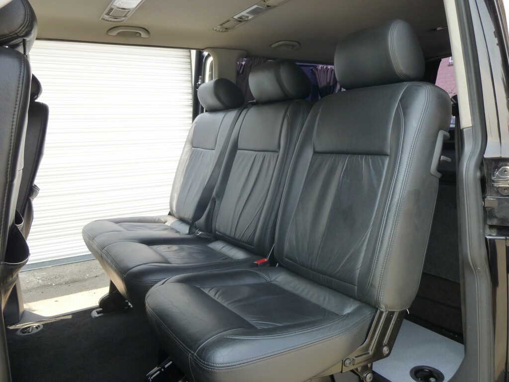 Volkswagen Transporter Shuttle Shuttle 2.0 T30 Tdi Shuttle Se 140 Bhp Black #10