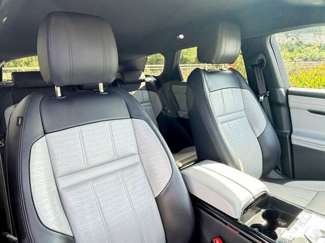 Land Rover Range Rover Evoque P300e 12.2Kwh R-dynamic Hse Black #2