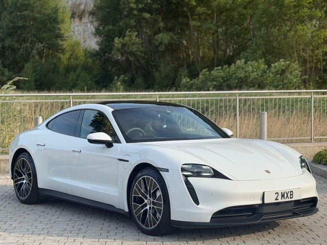 Porsche Taycan Plus 93.4Kwh 4S Saloon White