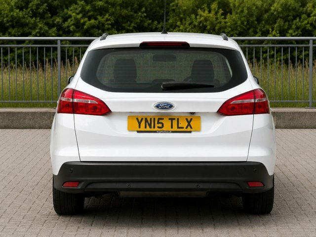 Ford Focus Titanium Estate YN15TLX White #5