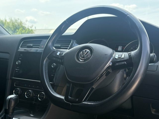 Volkswagen e-Golf E-golf Hatchback Black