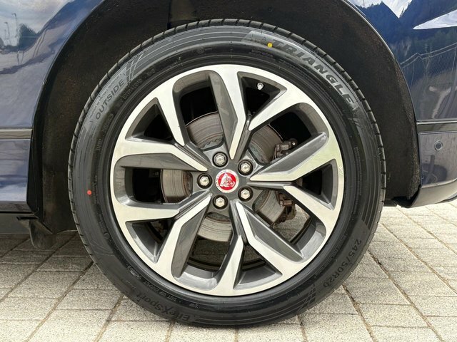 Jaguar I-Pace For Sale In Little Gaddesden Black #34