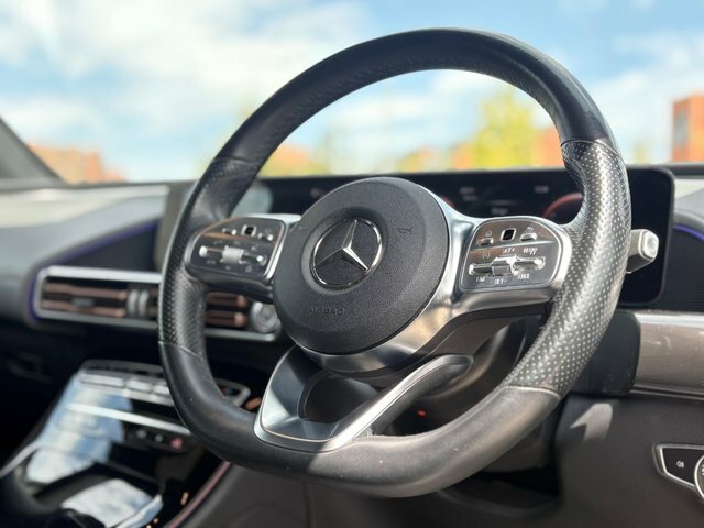 Mercedes-Benz EQC 400 80Kwh Amg Line Black #2