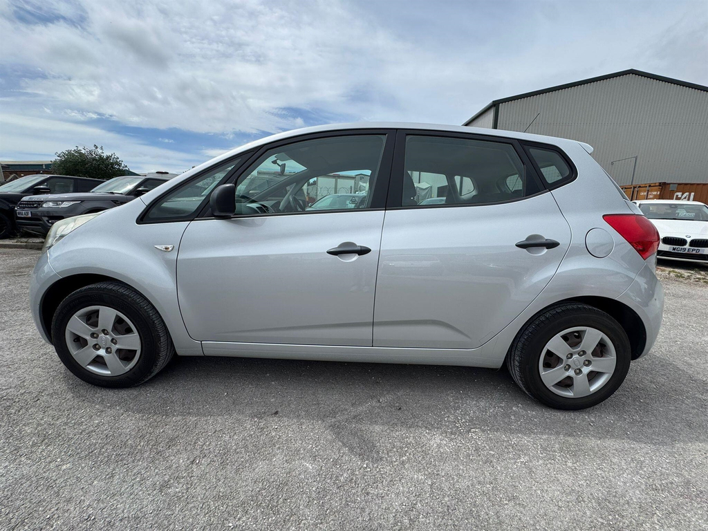 Kia Venga Mpv Silver #5