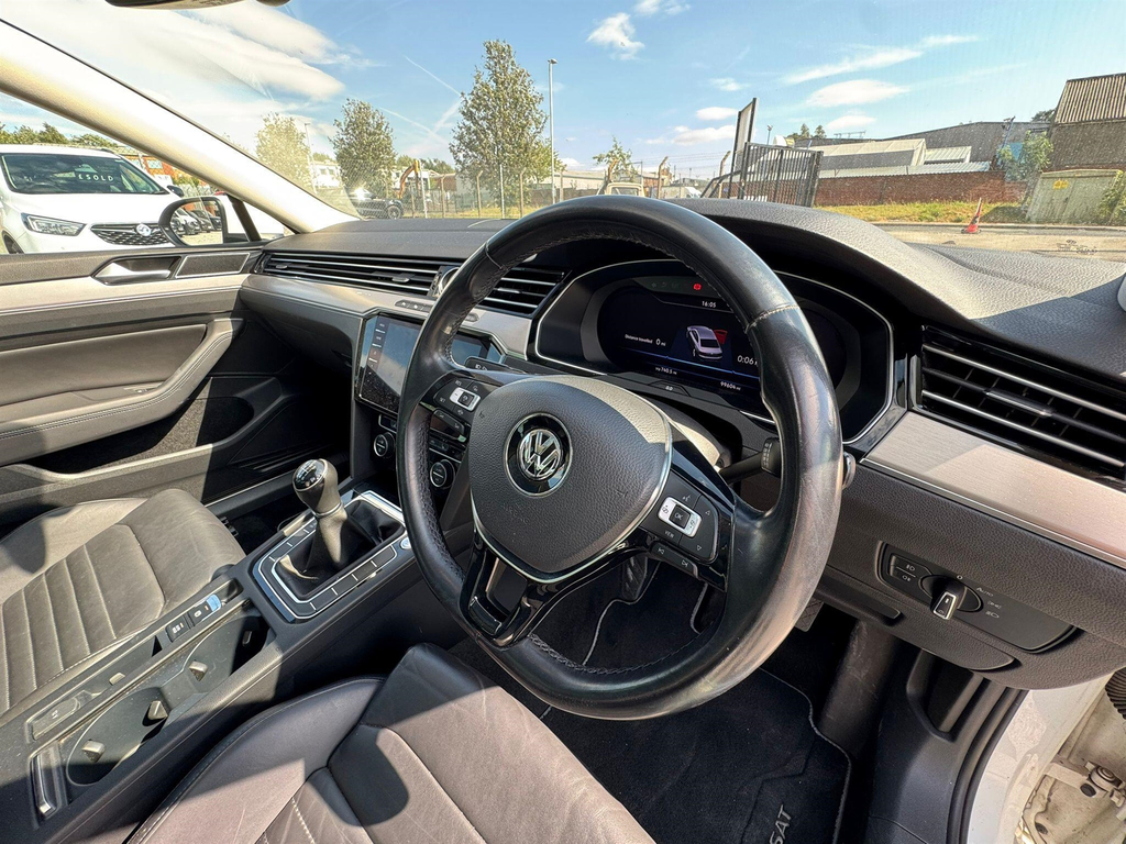 Volkswagen Passat 2.0 Tdi Se Business Estate Silver #9