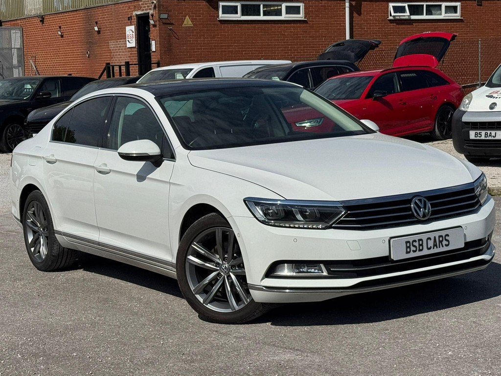 Volkswagen Passat Gt Tsi Evo White