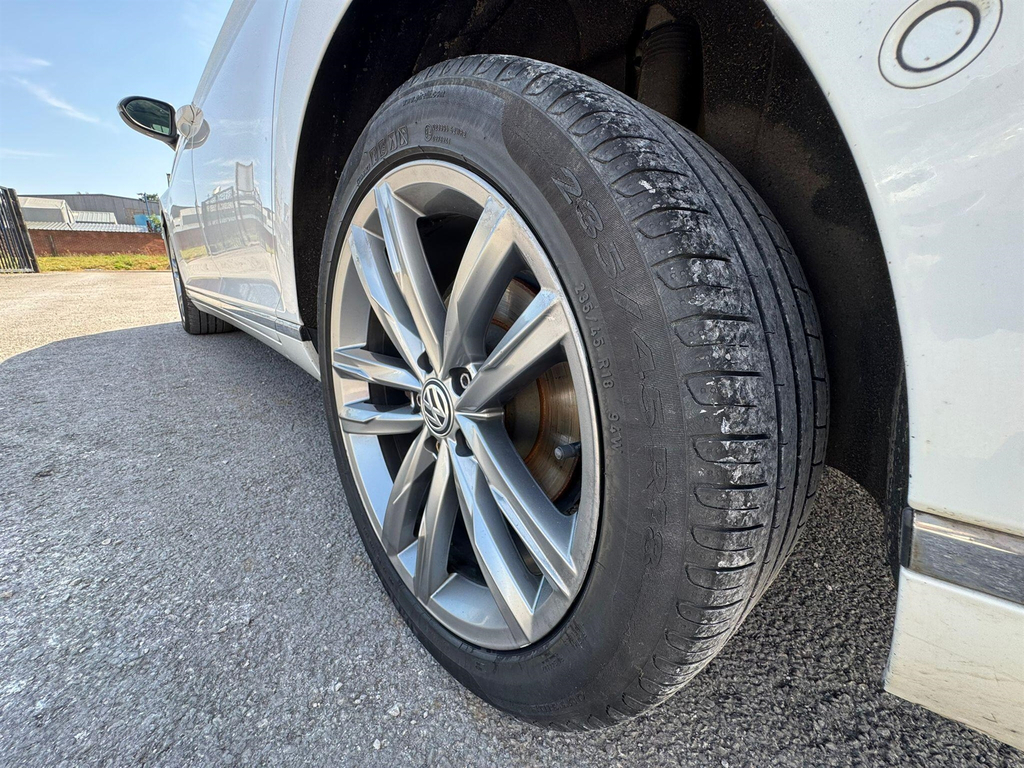Volkswagen Passat 2.0 Tdi Se Business Estate Silver #24