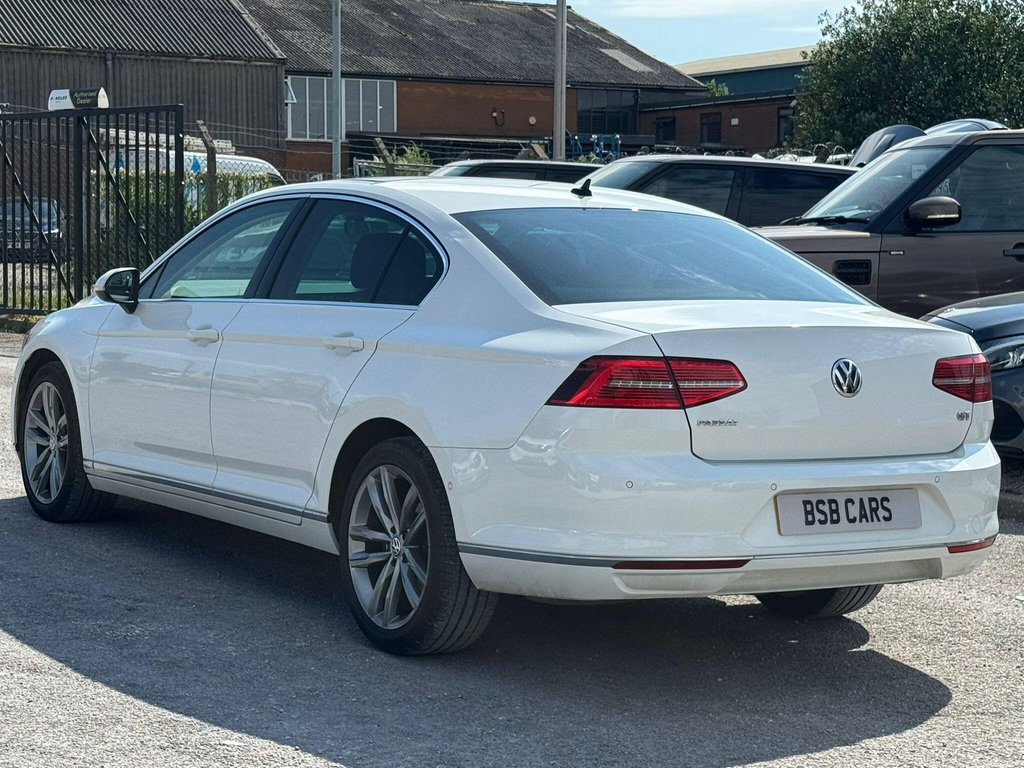 Volkswagen Passat Gt Tsi Evo White #4