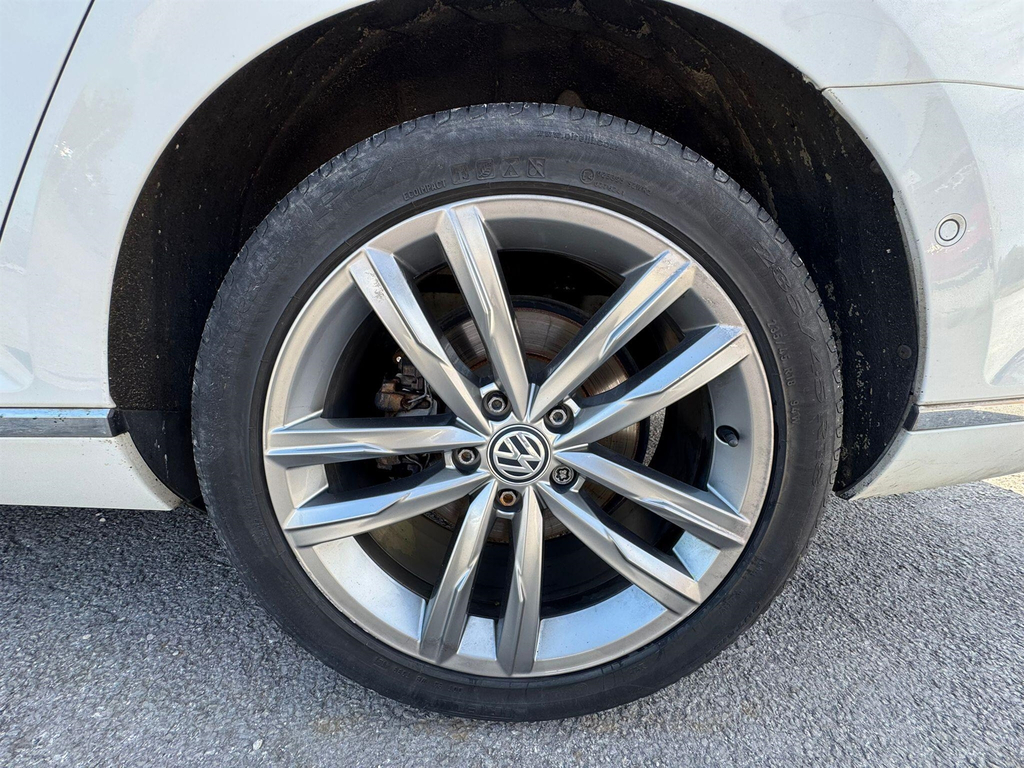 Volkswagen Passat 2.0 Tdi Se Business Estate Silver #25