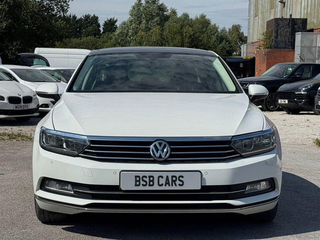 Volkswagen Passat Gt Tsi Evo White #2