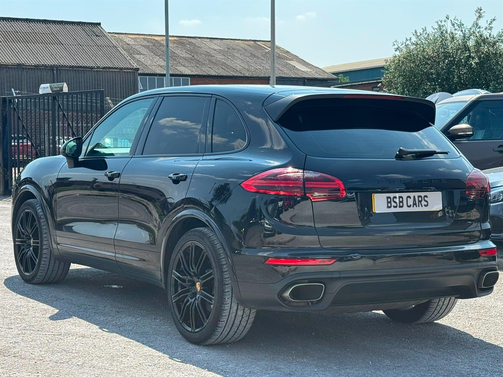 Porsche Cayenne 3.0 Td V6 Platinum Edition Tiptronics 4Wd Euro 6 J33YMC Black #4