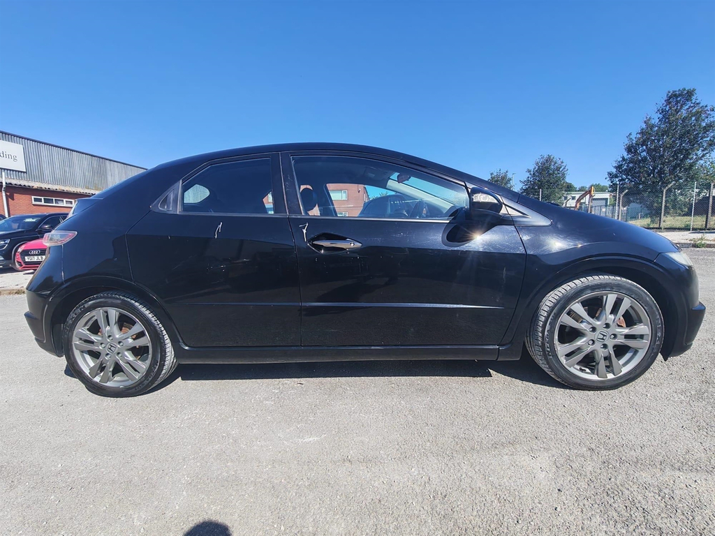 Honda Civic Hatchback Red #8
