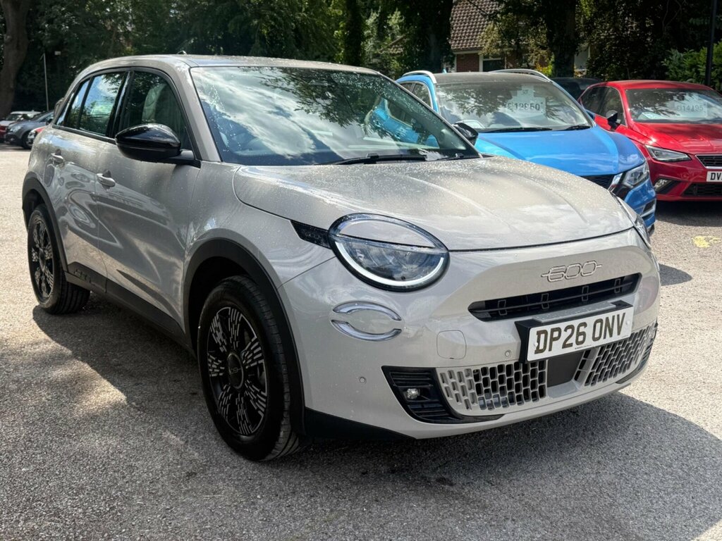Fiat 600 1.2 Mhev Icon E-dct Euro 6 Ss White