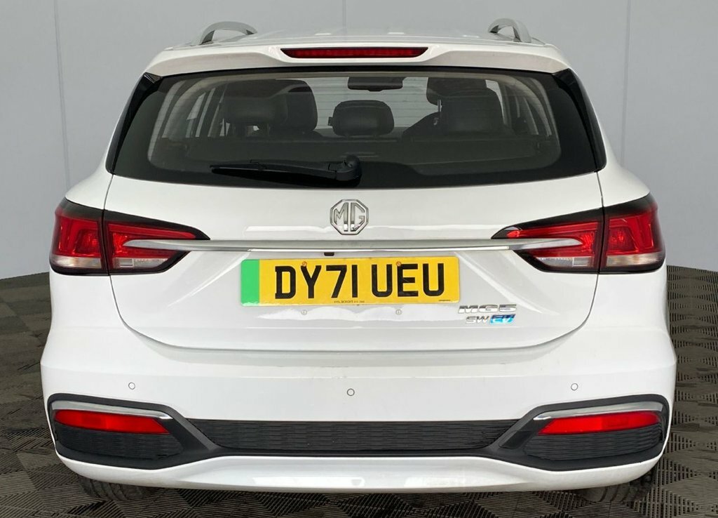 MG MG5 Estate White #5