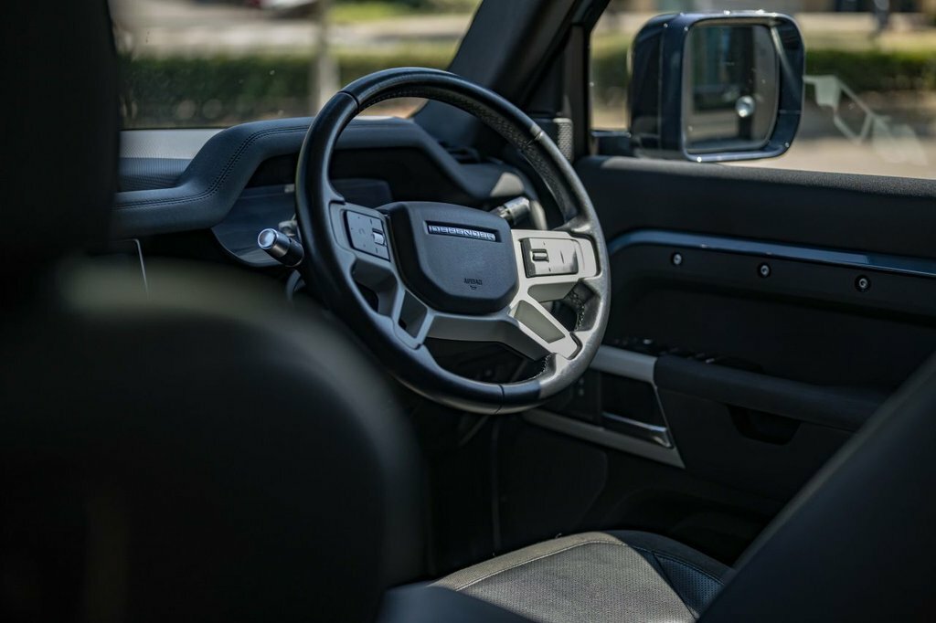 Land Rover Defender 110 First Edition Green #16