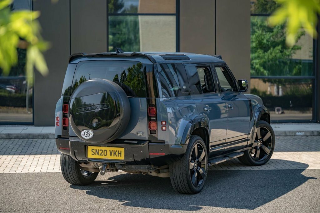 Land Rover Defender 110 First Edition Green #10